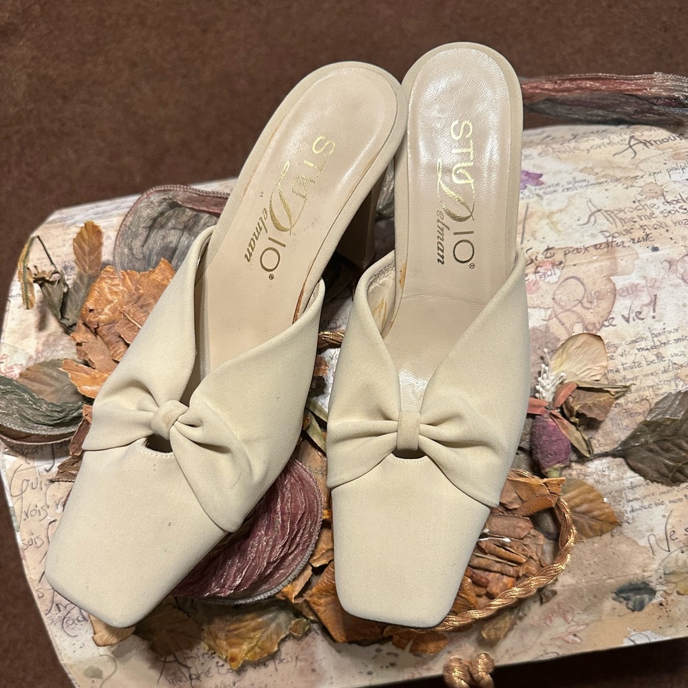 Vintage Studio Cream Bow Slip-On Mules